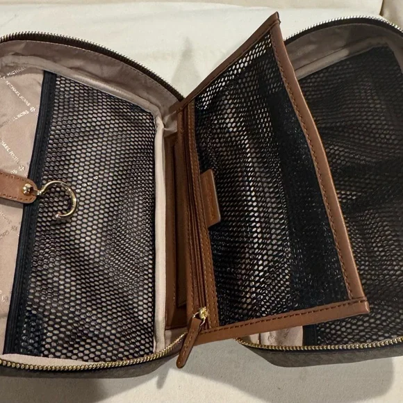 Michael Kors Jet Set Large Hanging Travel Toiletry Bag in Brown MK Logo